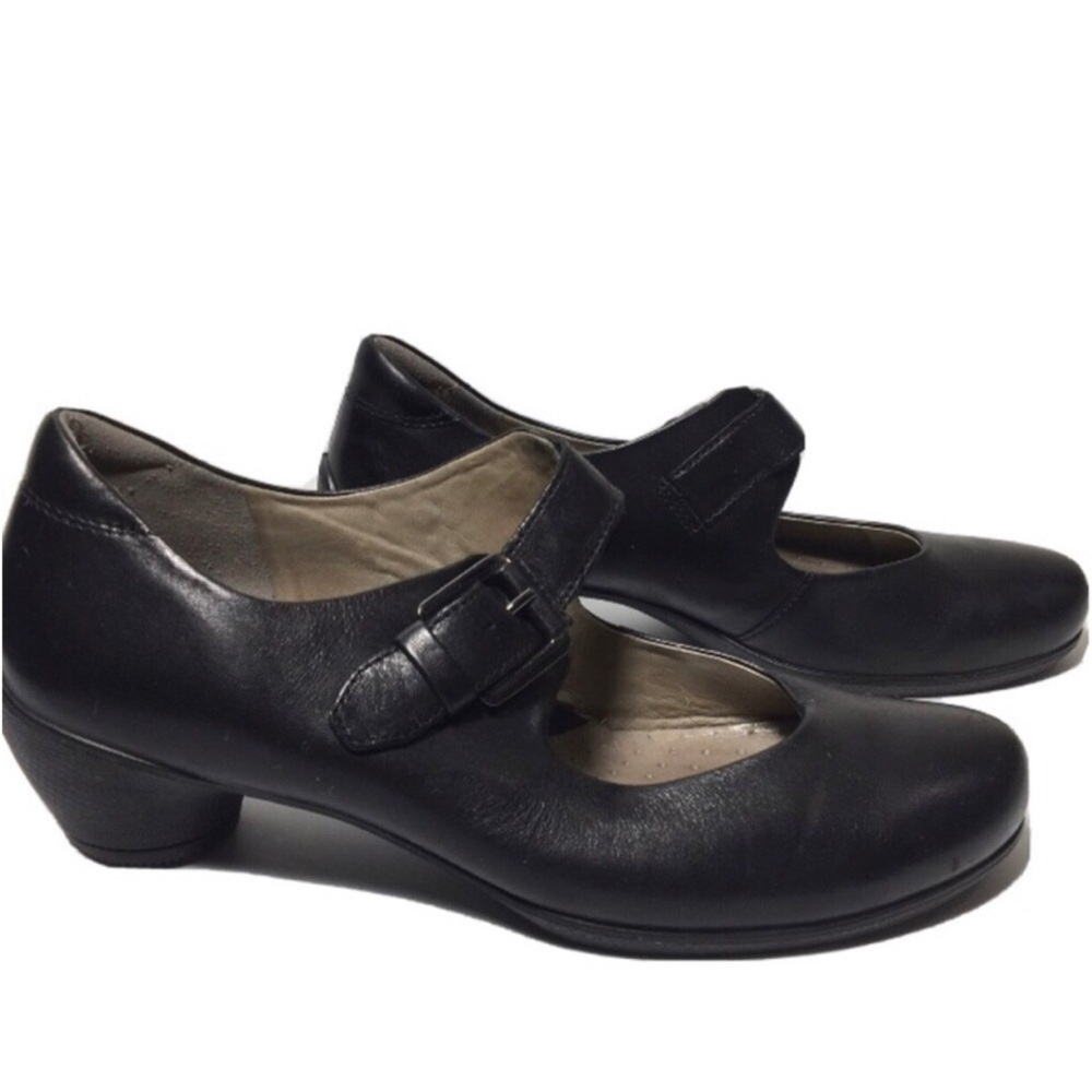 Ecco leather black Mary Jane comfort shoes. Size 40.